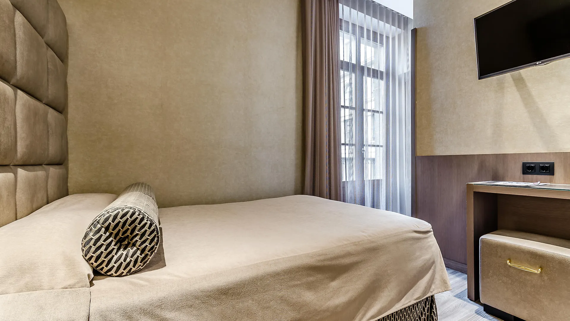 Hotel Santa Marta Barcelona 2*,  Spain