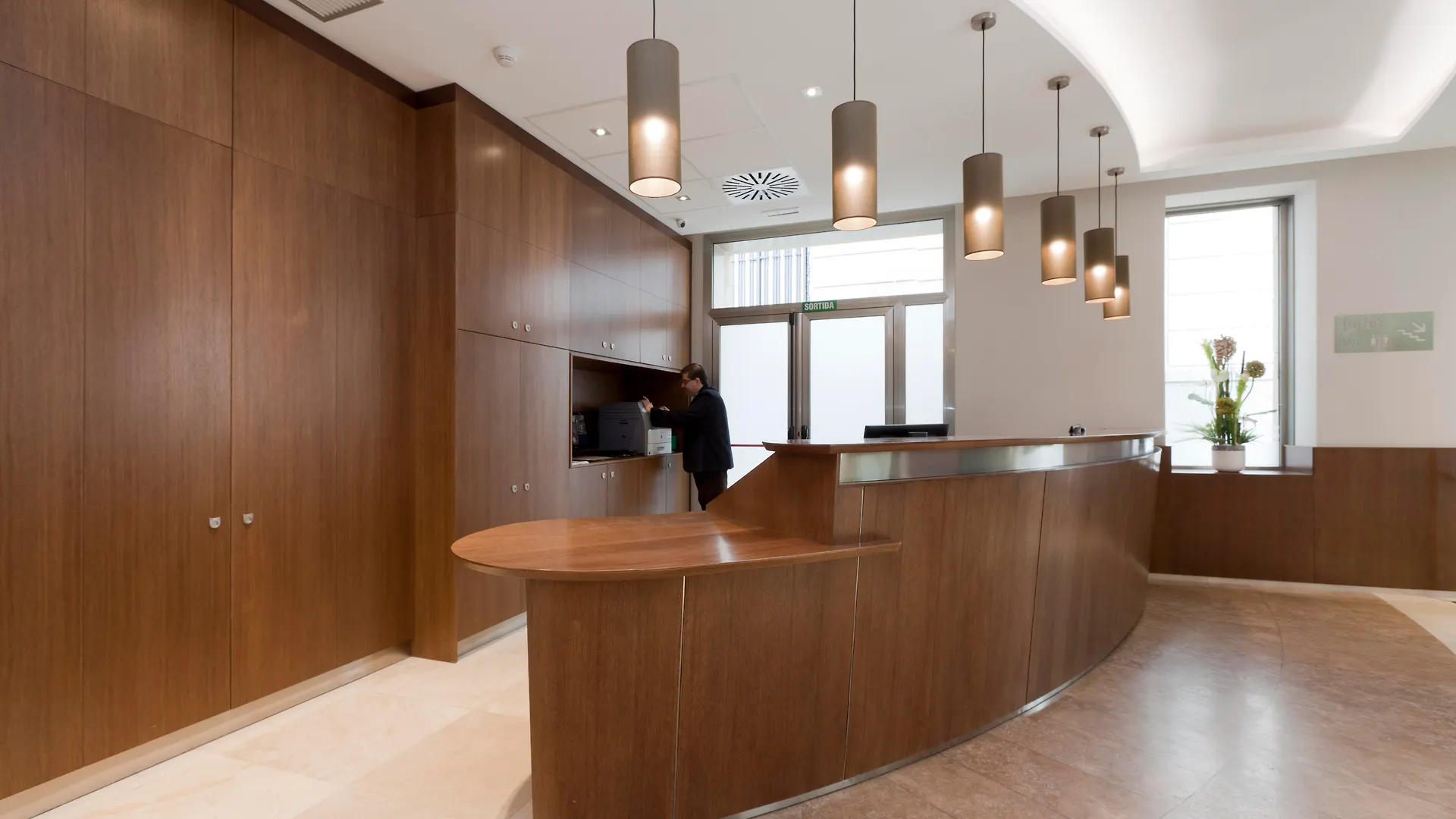 **  ברצלונה Hotel Santa Marta ספרד
