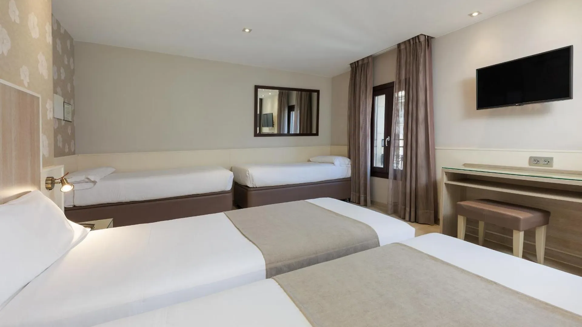 ברצלונה Hotel Santa Marta