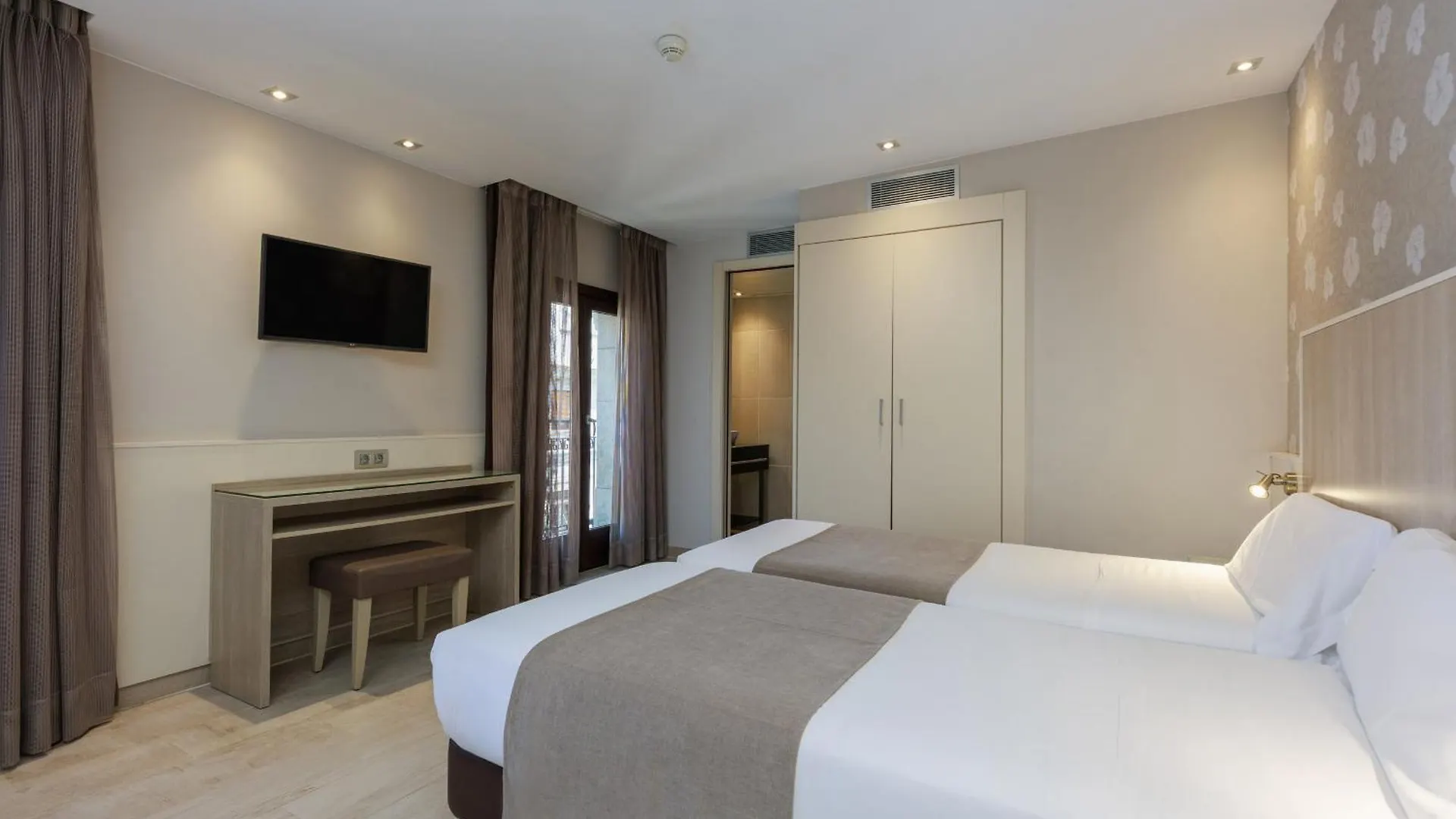 Hotel Santa Marta Barcelona 2*,  Spain