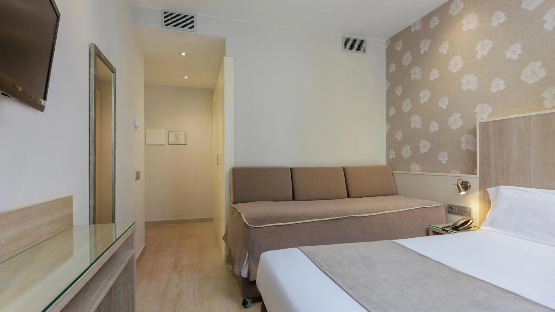 Hotel Santa Marta Barcelona 2*,