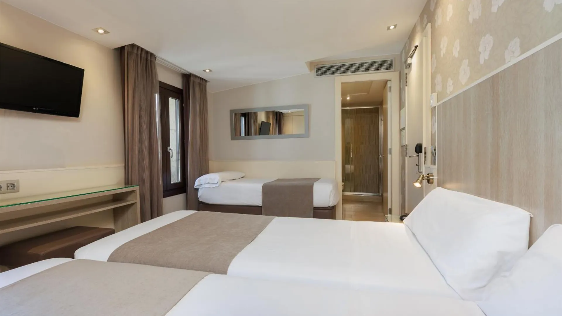 ברצלונה Hotel Santa Marta 2*,