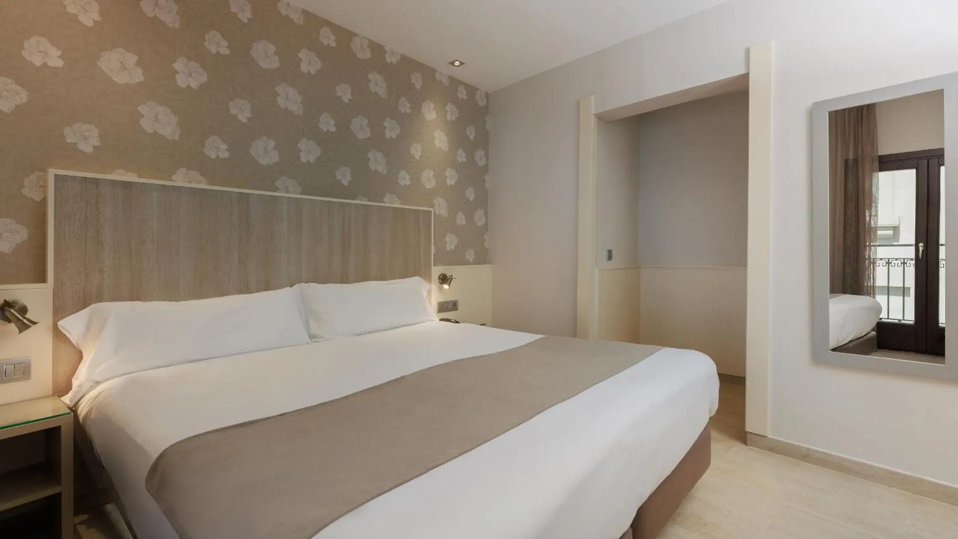 Hotel Santa Marta Barcelona 2*,  Spain